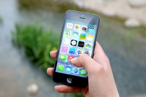 Best Phone for Travelers - iPhone Communication